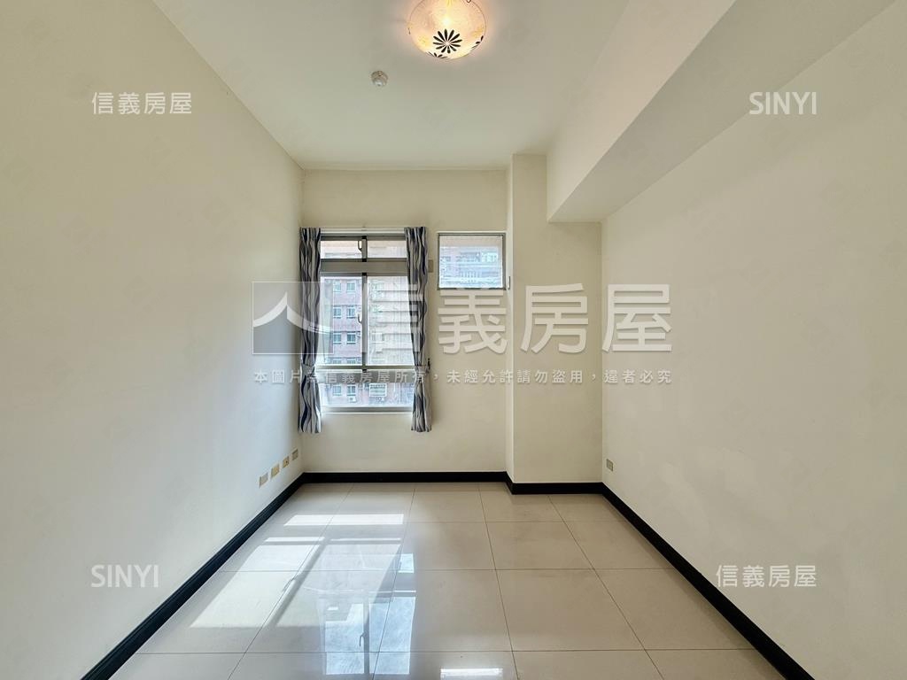 鳳山新城大３房平車房屋室內格局與周邊環境