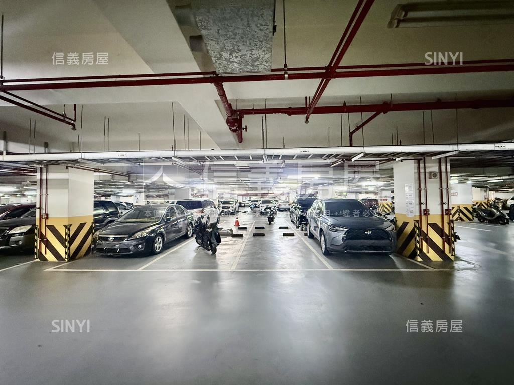 鳳山新城大３房平車房屋室內格局與周邊環境