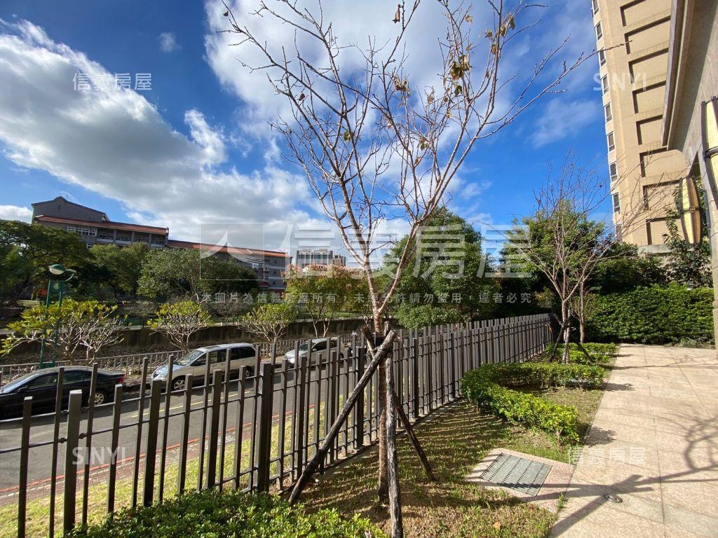 明亮千葉園三房車位。綠意房屋室內格局與周邊環境