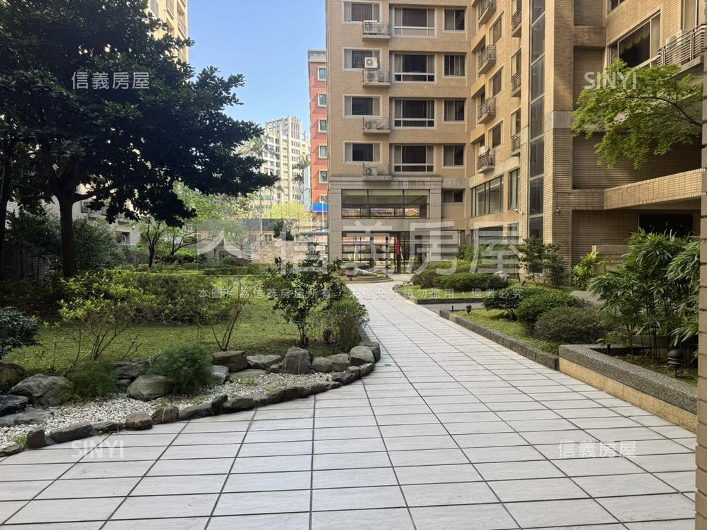 明亮千葉園三房車位。綠意房屋室內格局與周邊環境