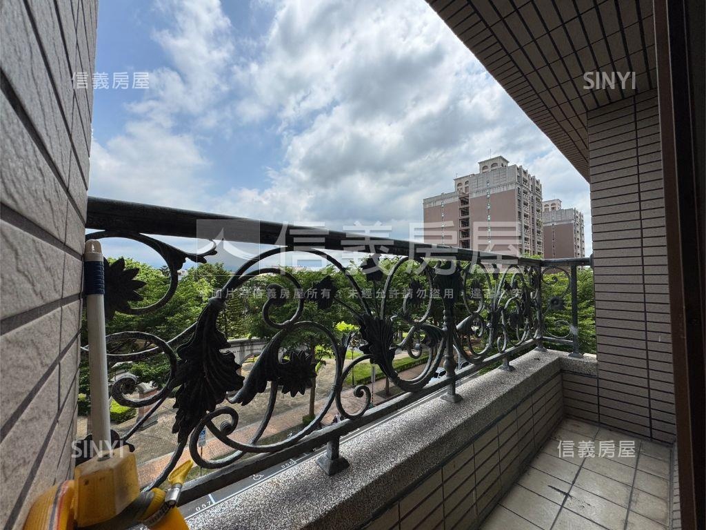 面公園視野棒‧三房車位房屋室內格局與周邊環境