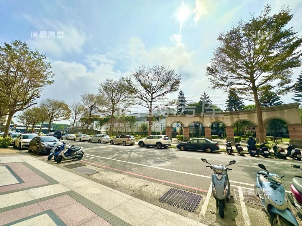 面公園視野棒‧三房車位房屋室內格局與周邊環境