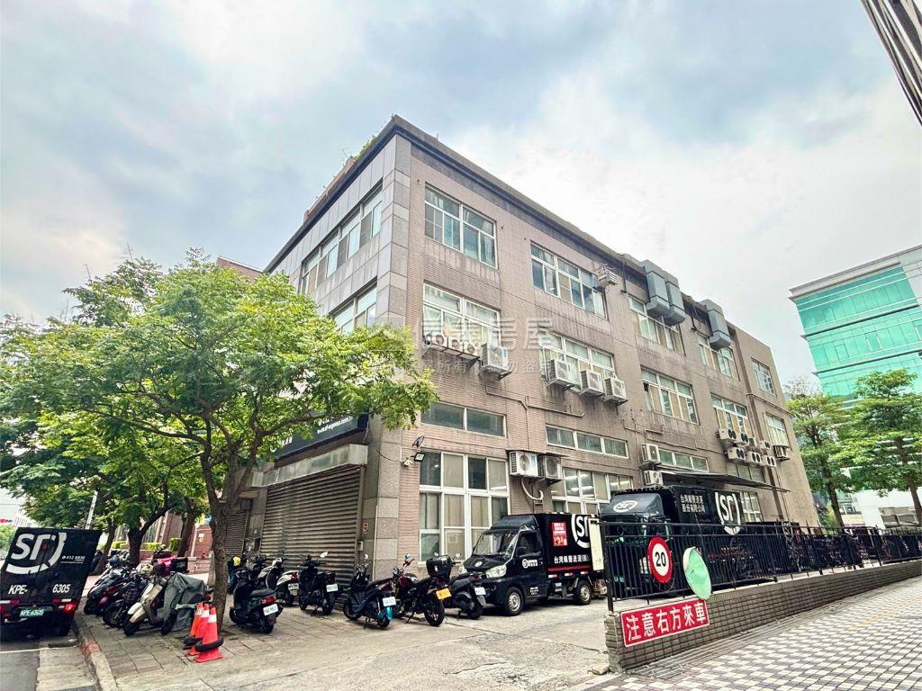 內科行愛路全棟挑高廠房房屋室內格局與周邊環境