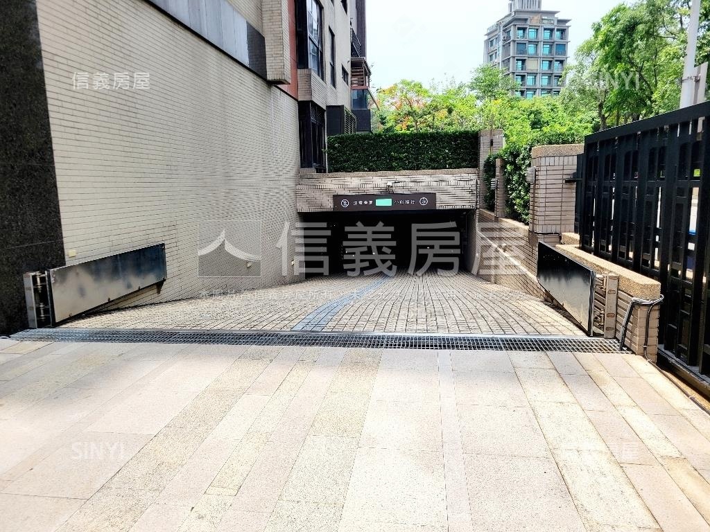 長虹公園館高樓綠景房屋室內格局與周邊環境