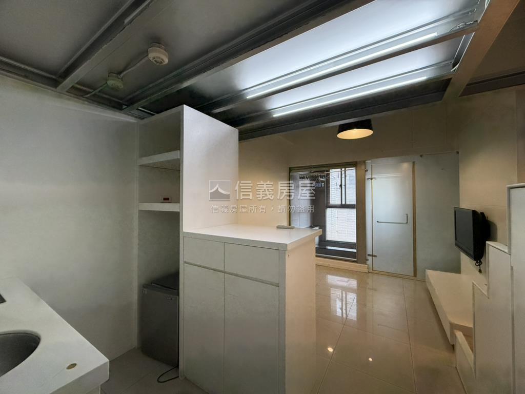 信義翡麗精裝朝南高樓房屋室內格局與周邊環境