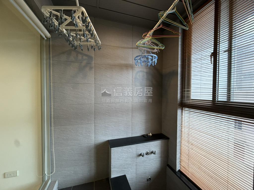 信義翡麗精裝朝南高樓房屋室內格局與周邊環境