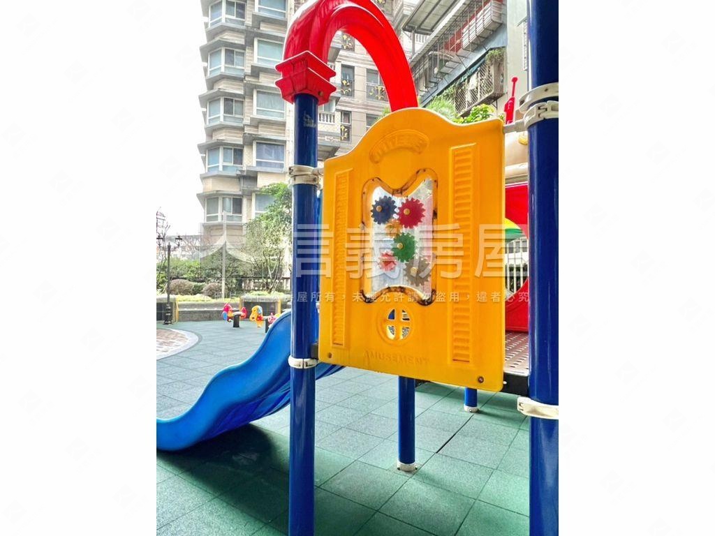 玉上園。尊爵氣派大四房房屋室內格局與周邊環境