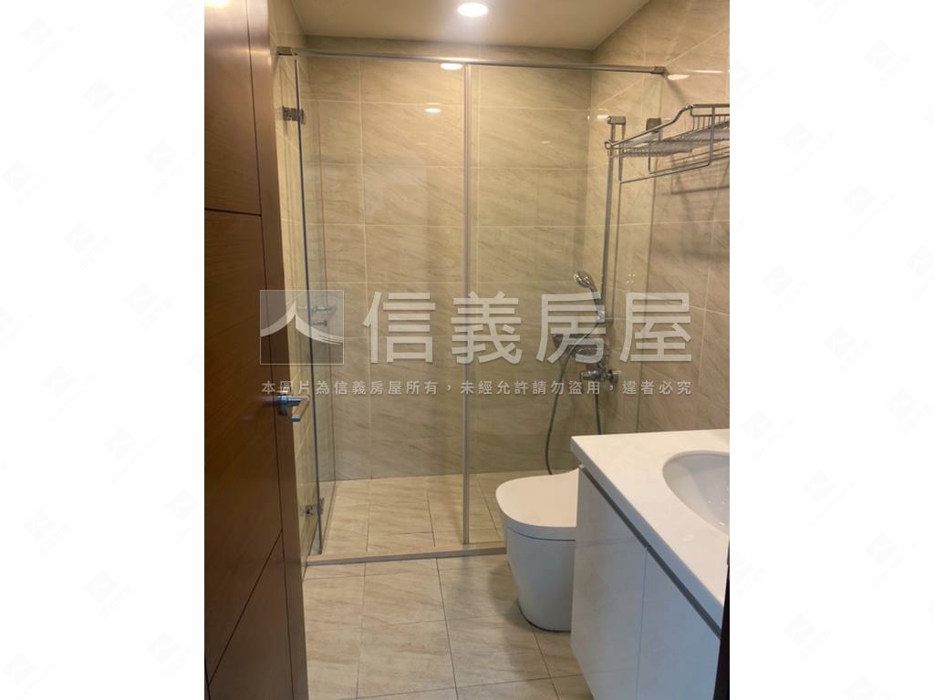 千曜學管理電梯套房＋車位房屋室內格局與周邊環境