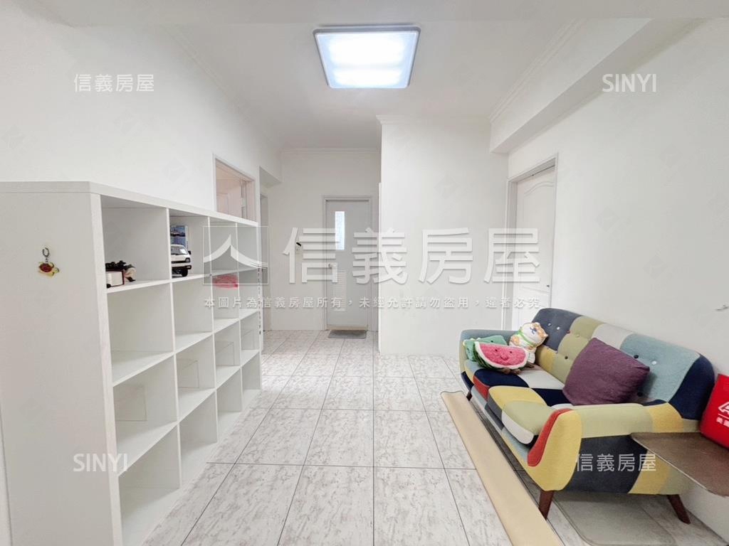 近衛武營綠世界景觀美四房房屋室內格局與周邊環境