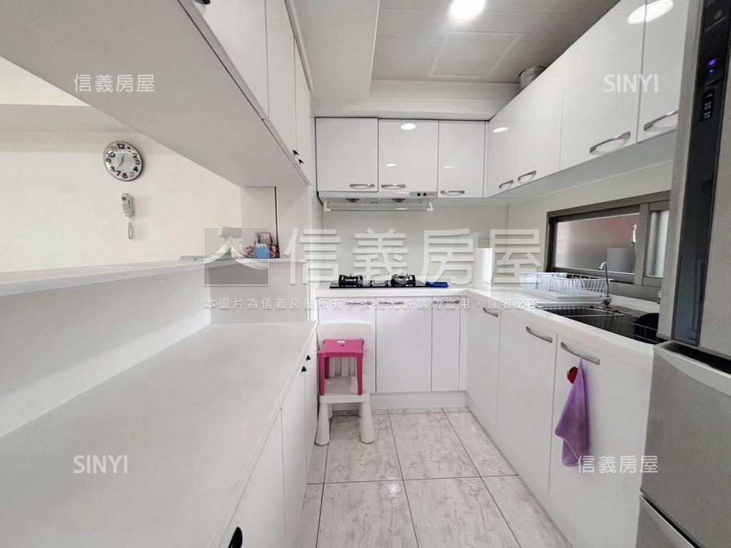 近衛武營綠世界景觀美四房房屋室內格局與周邊環境