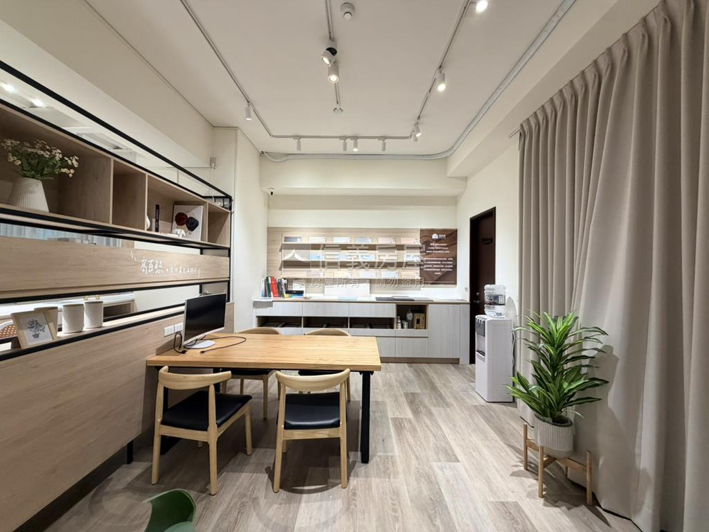 近公園捷運邊間採光店房屋室內格局與周邊環境