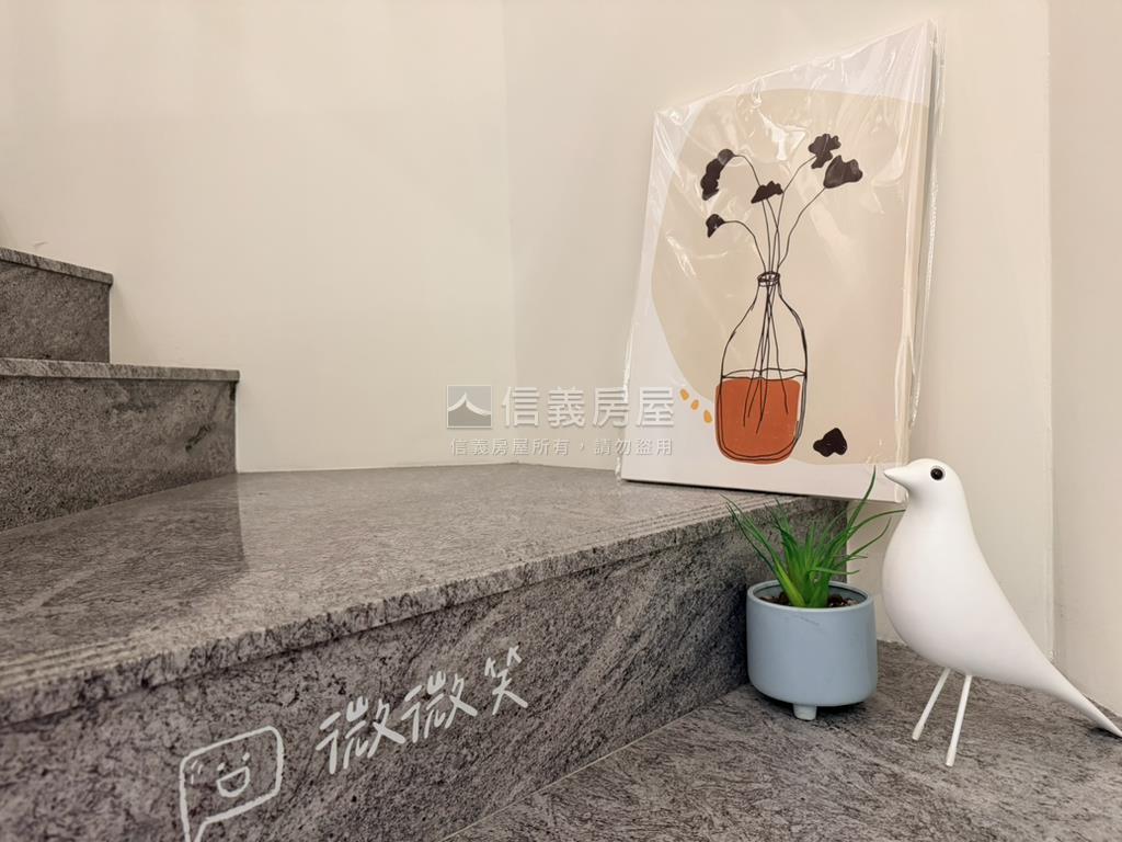 近公園捷運邊間採光店房屋室內格局與周邊環境