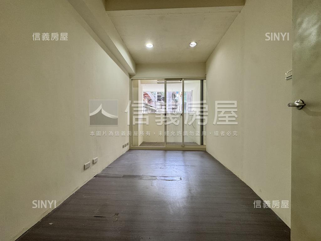 成功小資電梯２房房屋室內格局與周邊環境