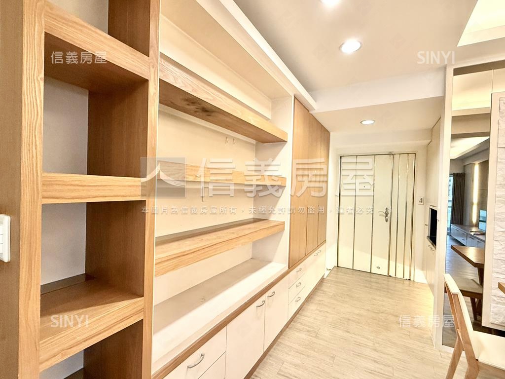 漢神巨蛋精美四房平車房屋室內格局與周邊環境