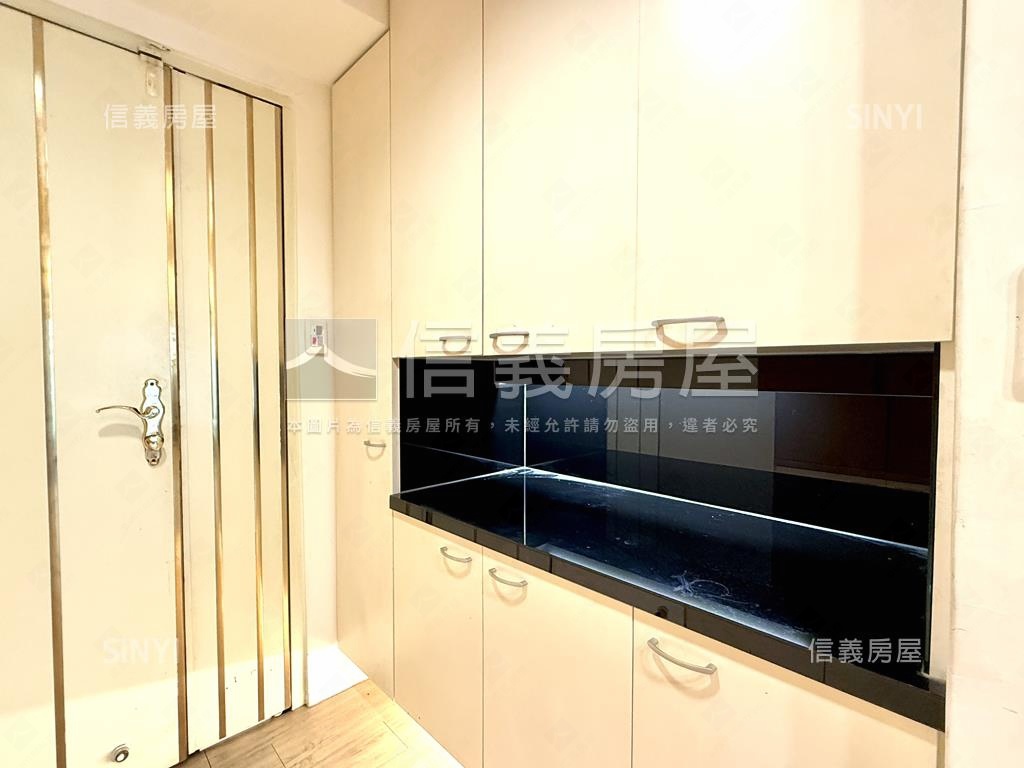 漢神巨蛋精美四房平車房屋室內格局與周邊環境