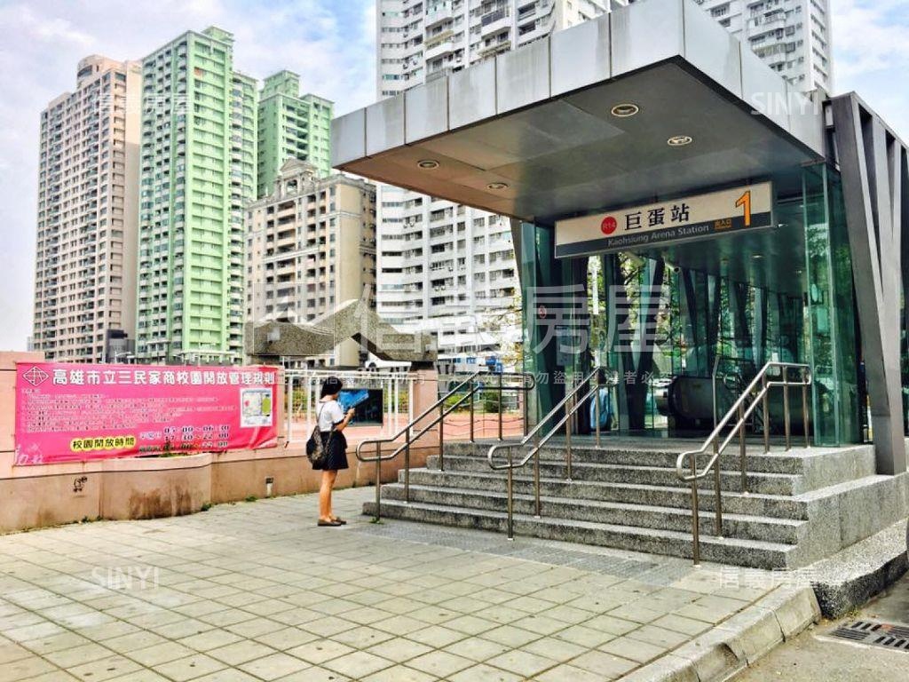 漢神巨蛋精美四房平車房屋室內格局與周邊環境