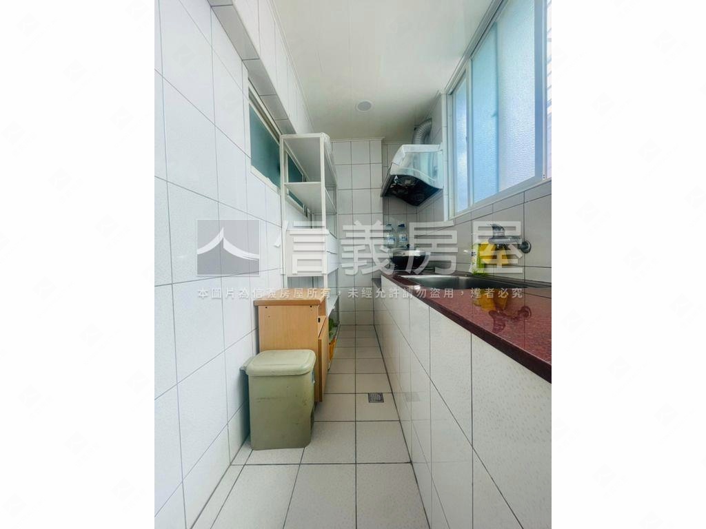 信義安和精美２房房屋室內格局與周邊環境