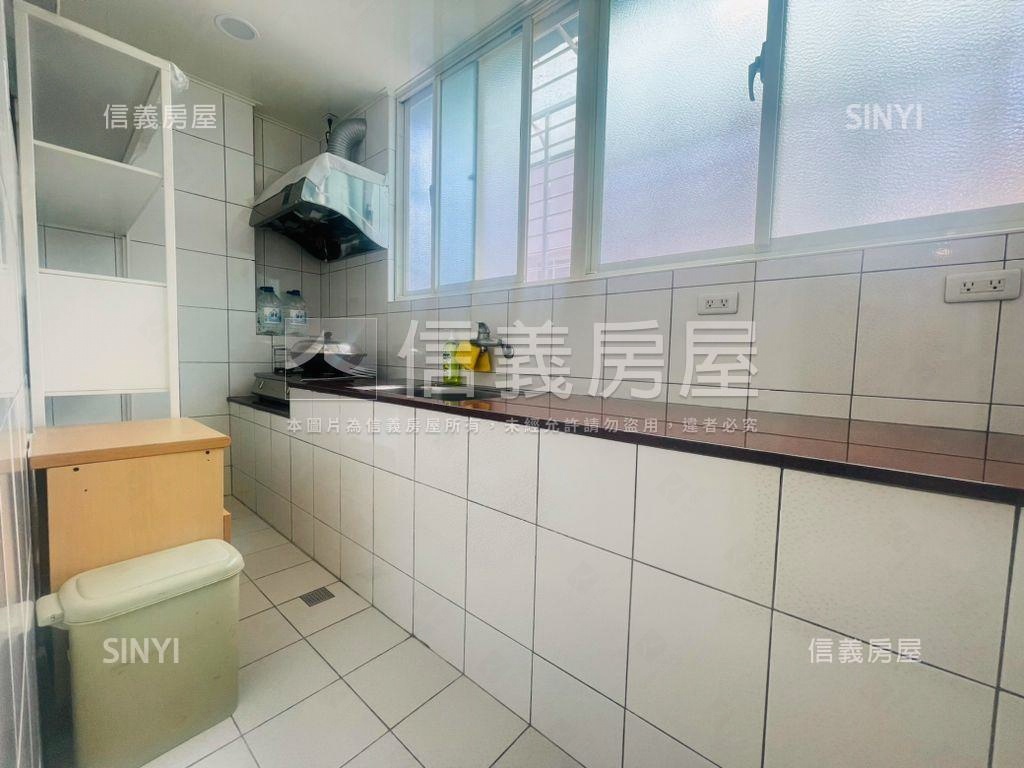 信義安和精美２房房屋室內格局與周邊環境