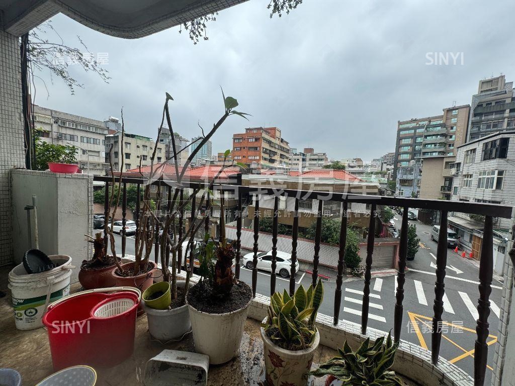 安和名園有管理朝南大陽台房屋室內格局與周邊環境