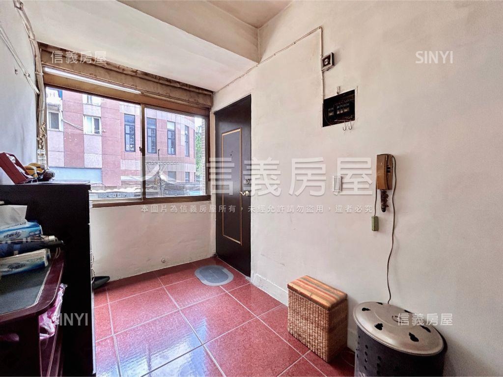 新泰路低樓層公寓２樓房屋室內格局與周邊環境