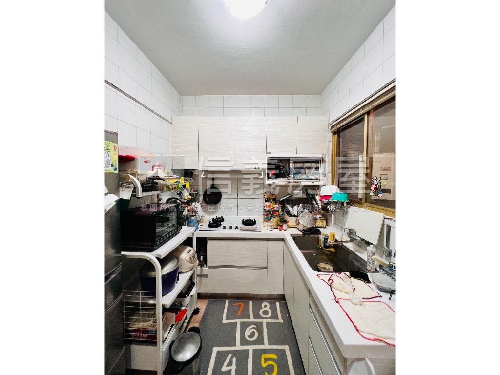 忠誠欒樹高樓層景觀三房房屋室內格局與周邊環境