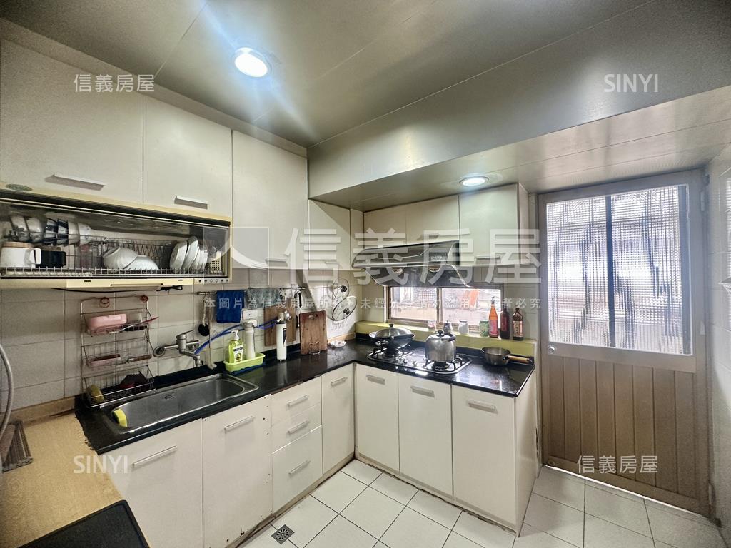 綠意採光樓中樓四房車位房屋室內格局與周邊環境