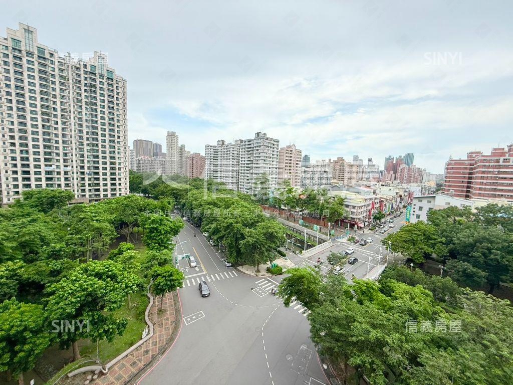 河堤公園首排五房雙平車房屋室內格局與周邊環境