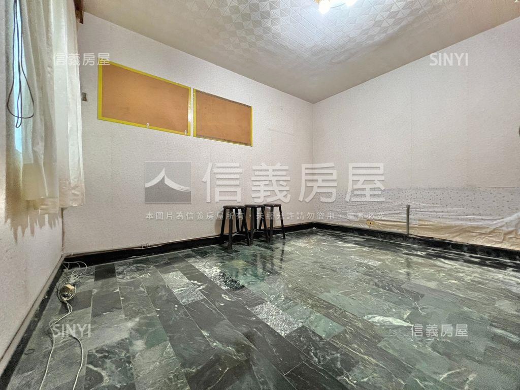 忠誠方正五樓房屋室內格局與周邊環境