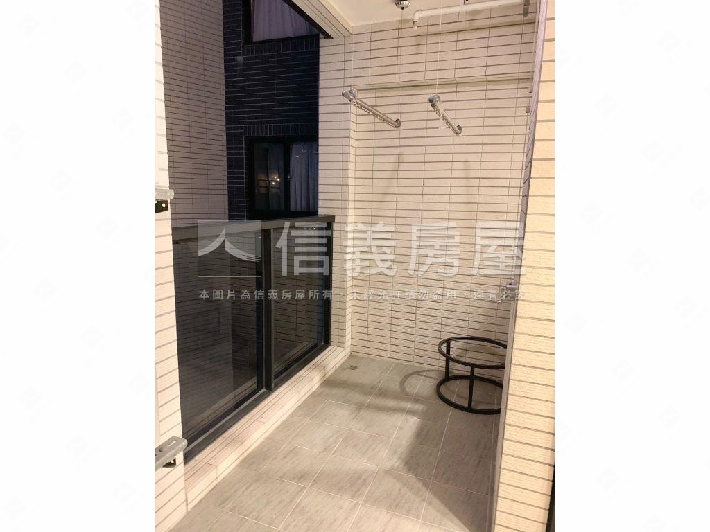 前金捷運．郡都兩房房屋室內格局與周邊環境