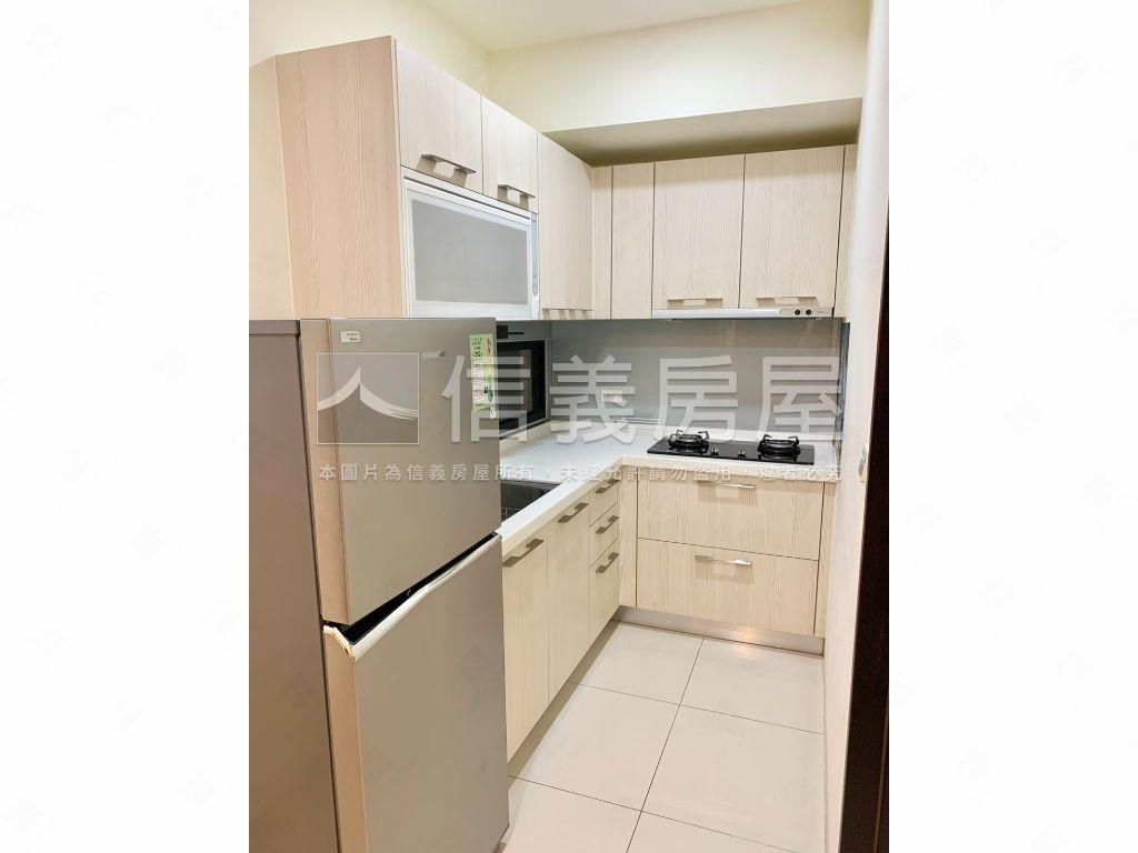 前金捷運．郡都兩房房屋室內格局與周邊環境