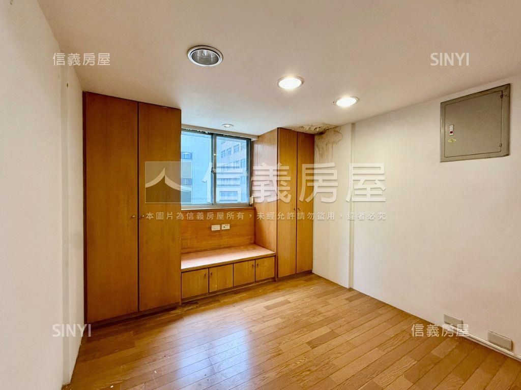 三面採光一層一戶次高樓房屋室內格局與周邊環境