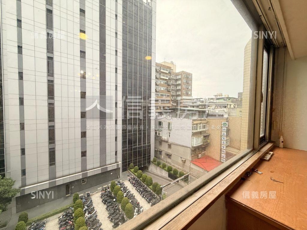 三面採光一層一戶次高樓房屋室內格局與周邊環境