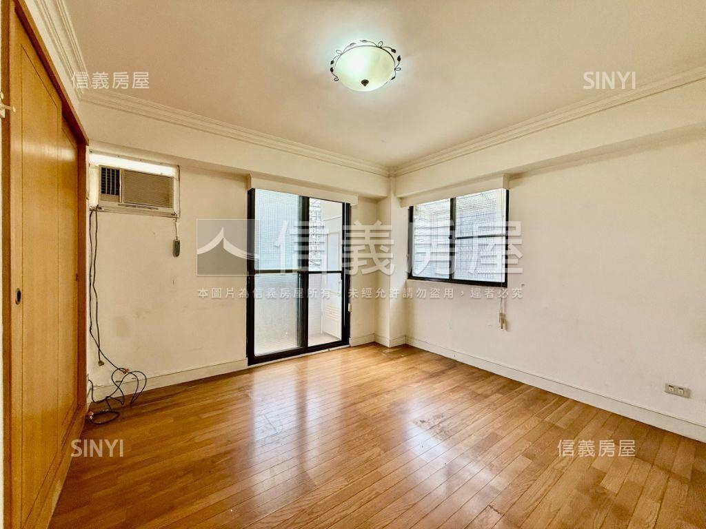 三面採光一層一戶次高樓房屋室內格局與周邊環境