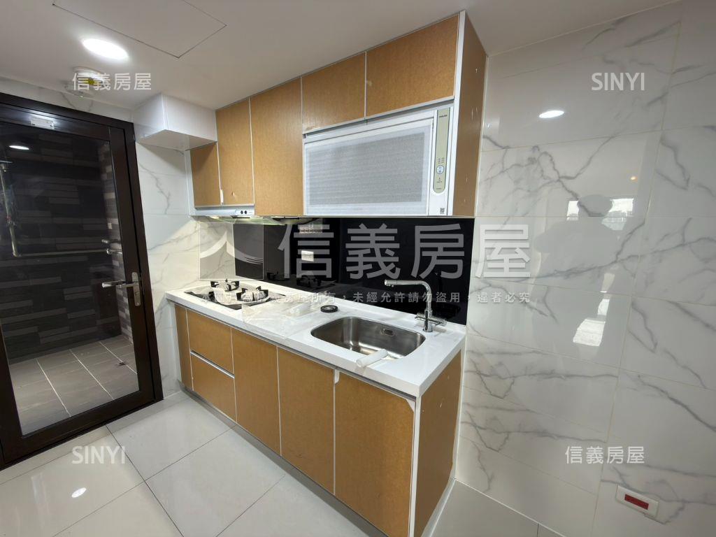 全新！市心朗朗｜兩房車位房屋室內格局與周邊環境