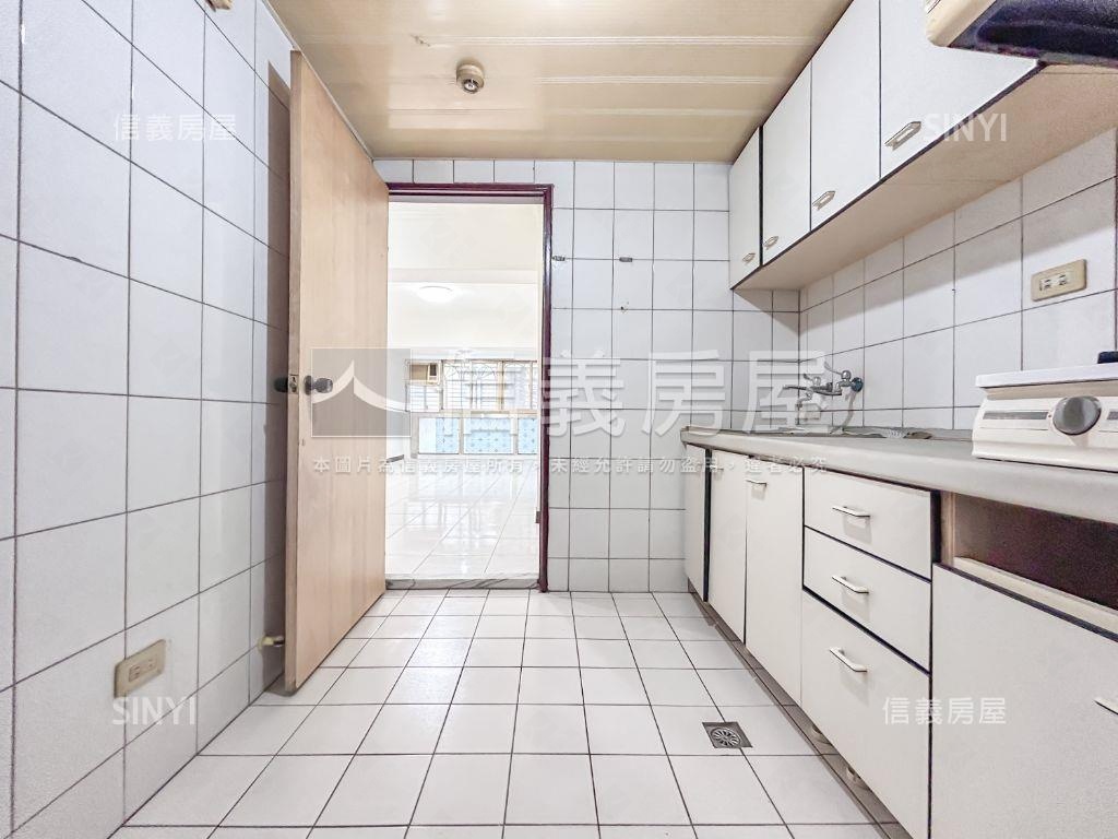 稀有推薦樟樹採光三房華廈房屋室內格局與周邊環境