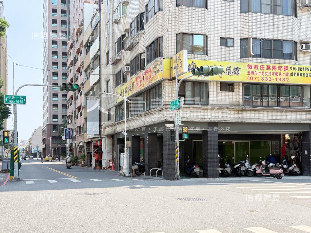 近市政府三角窗金店面房屋室內格局與周邊環境