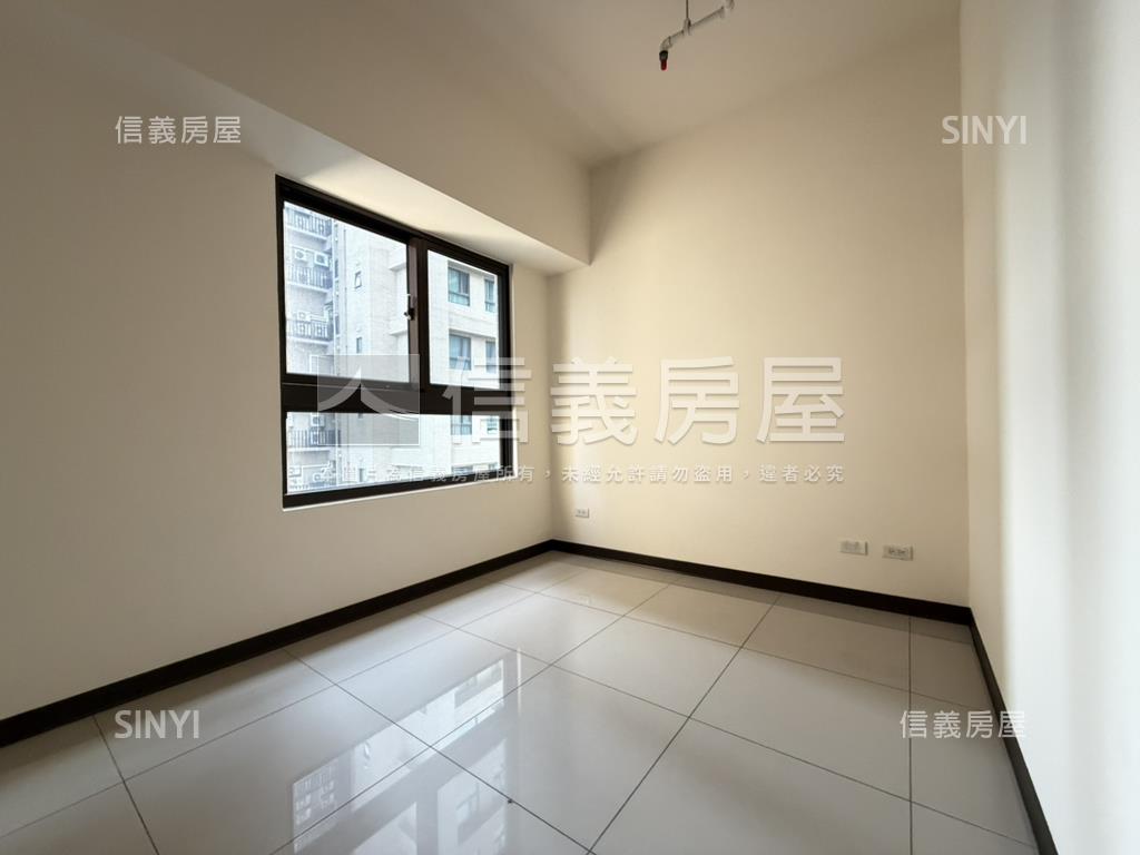 中國醫高樓四房雙衛浴平車房屋室內格局與周邊環境