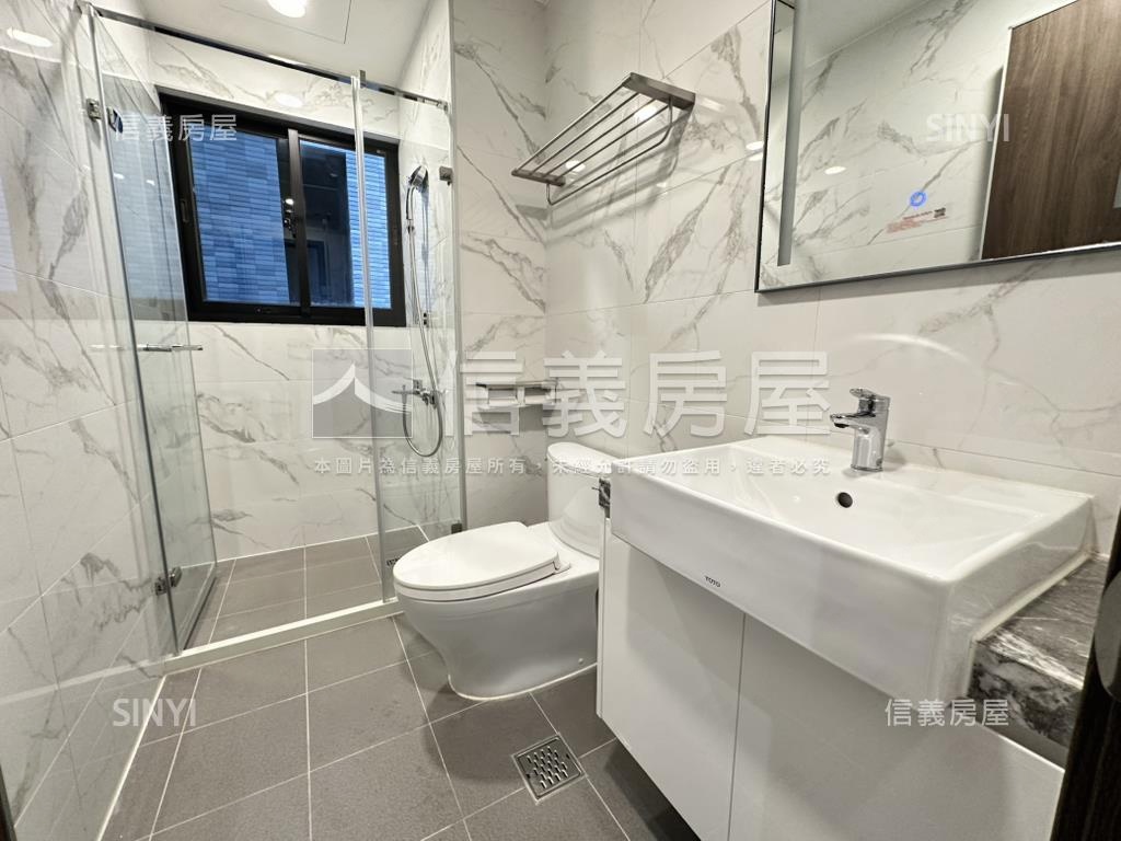 小檜溪佳麗堡三房車位房屋室內格局與周邊環境