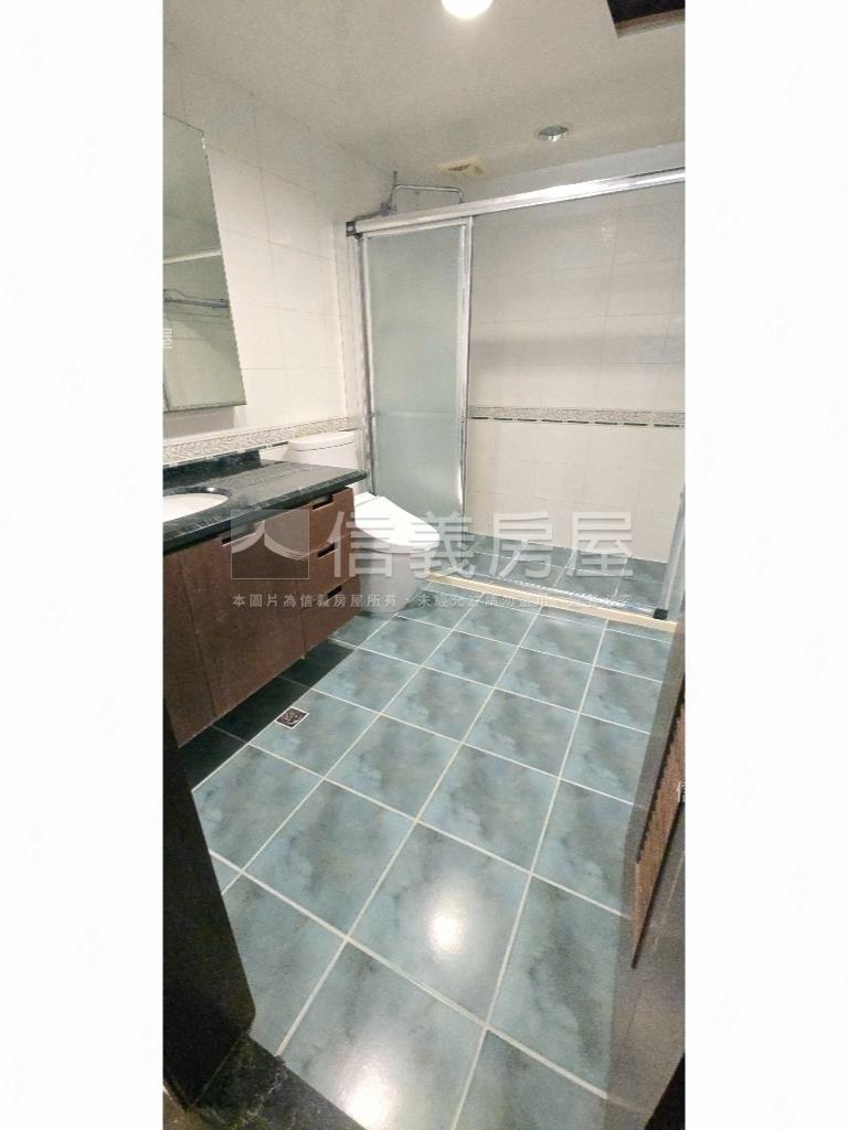 天母三越邊間二樓房屋室內格局與周邊環境