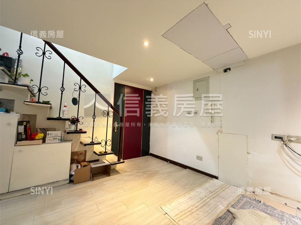 龍山國小旁近園區美宅房屋室內格局與周邊環境