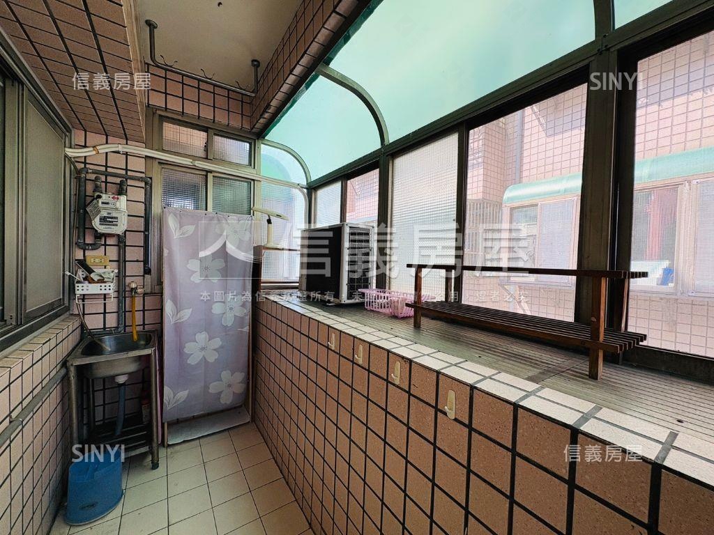 未來捷運景觀三房房屋室內格局與周邊環境