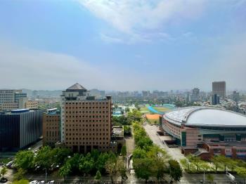 莎士比亞朝南台大校園帝景