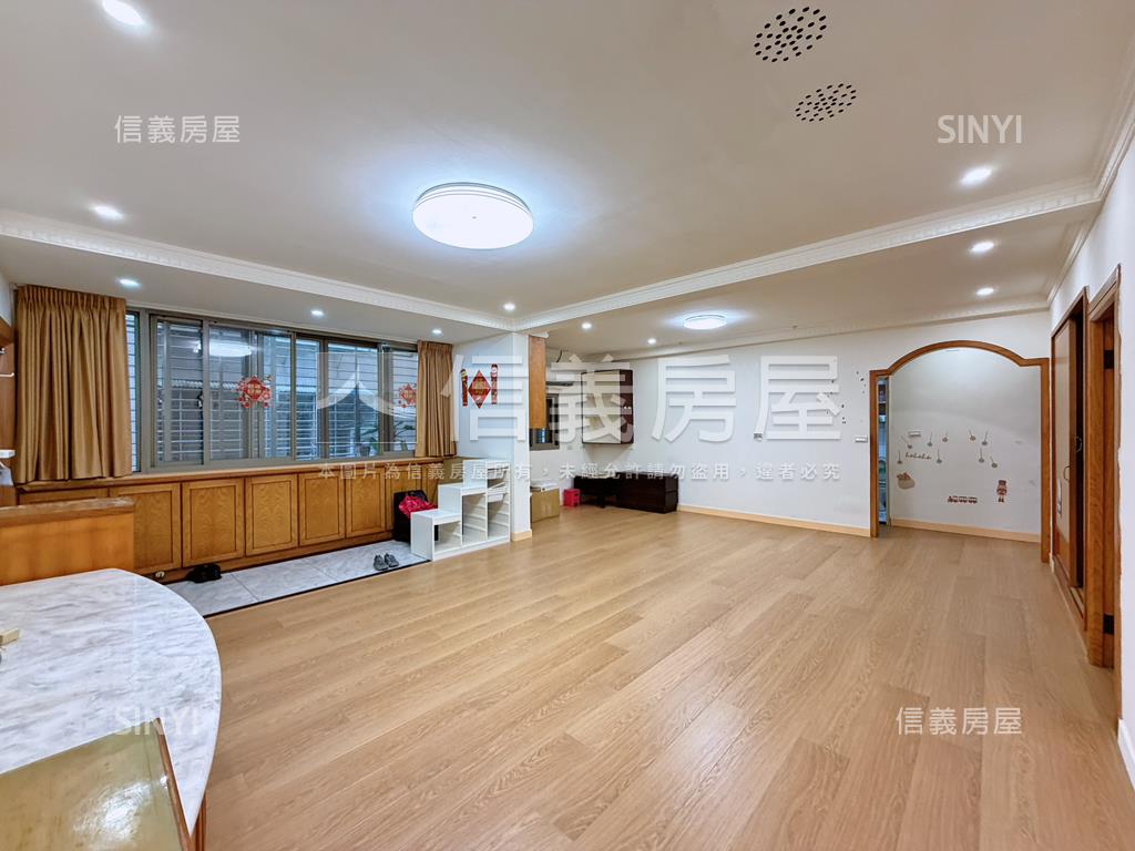 漂亮龍興邊間公寓三樓房屋室內格局與周邊環境