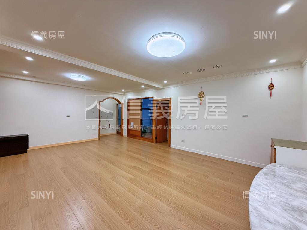 漂亮龍興邊間公寓三樓房屋室內格局與周邊環境