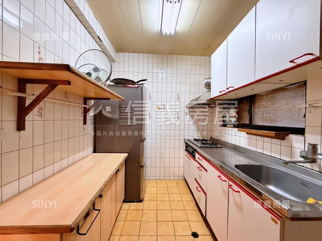 漂亮龍興邊間公寓三樓房屋室內格局與周邊環境