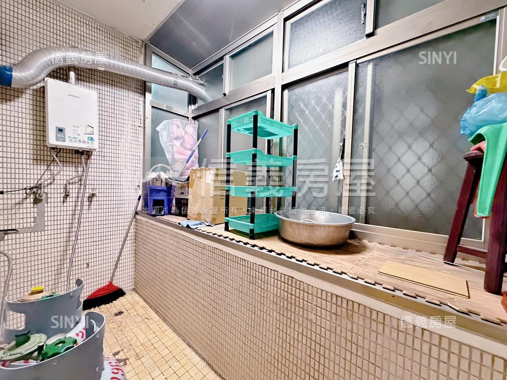 漂亮龍興邊間公寓三樓房屋室內格局與周邊環境