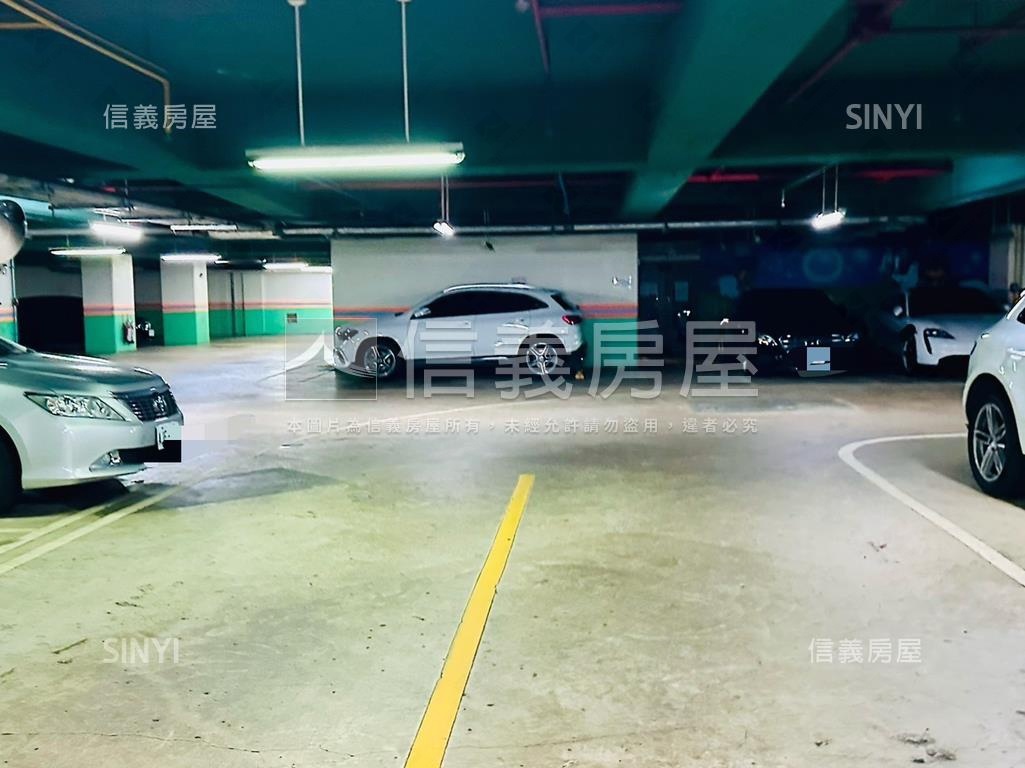 Ｂ２車位３２８號房屋室內格局與周邊環境