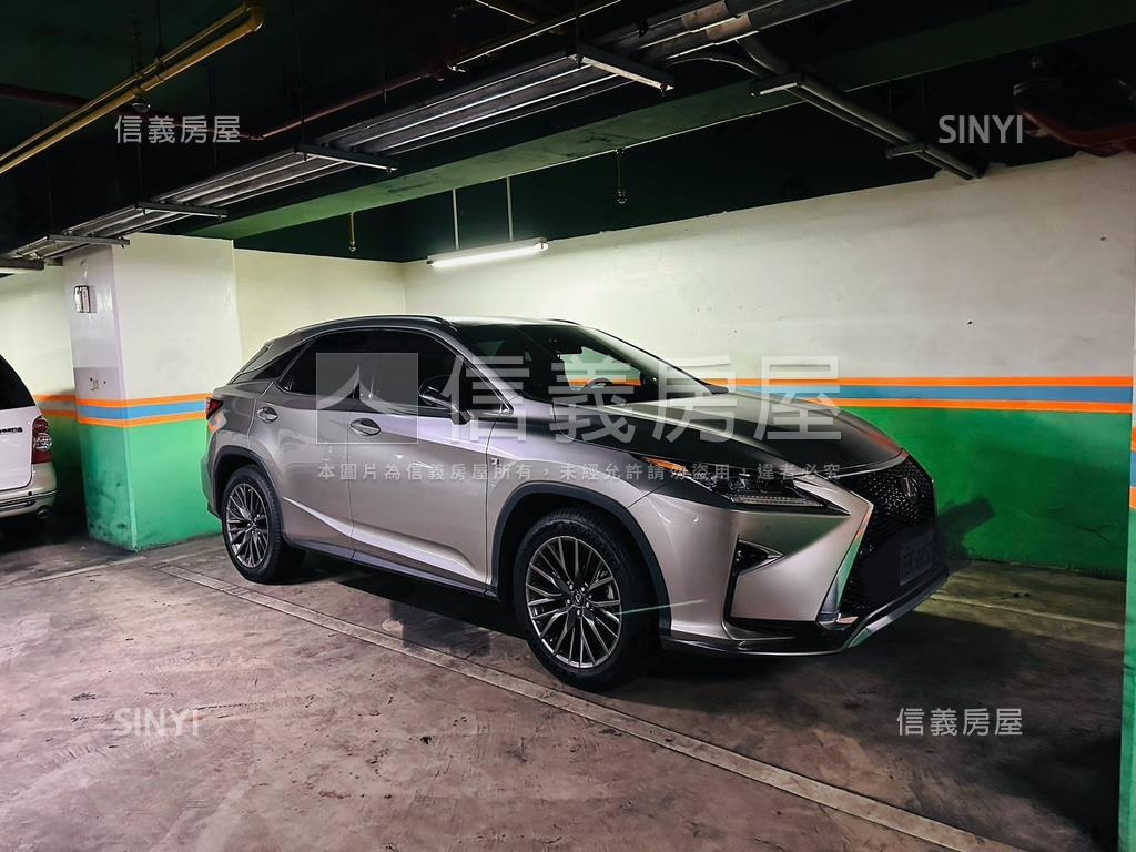 Ｂ２車位３２８號房屋室內格局與周邊環境