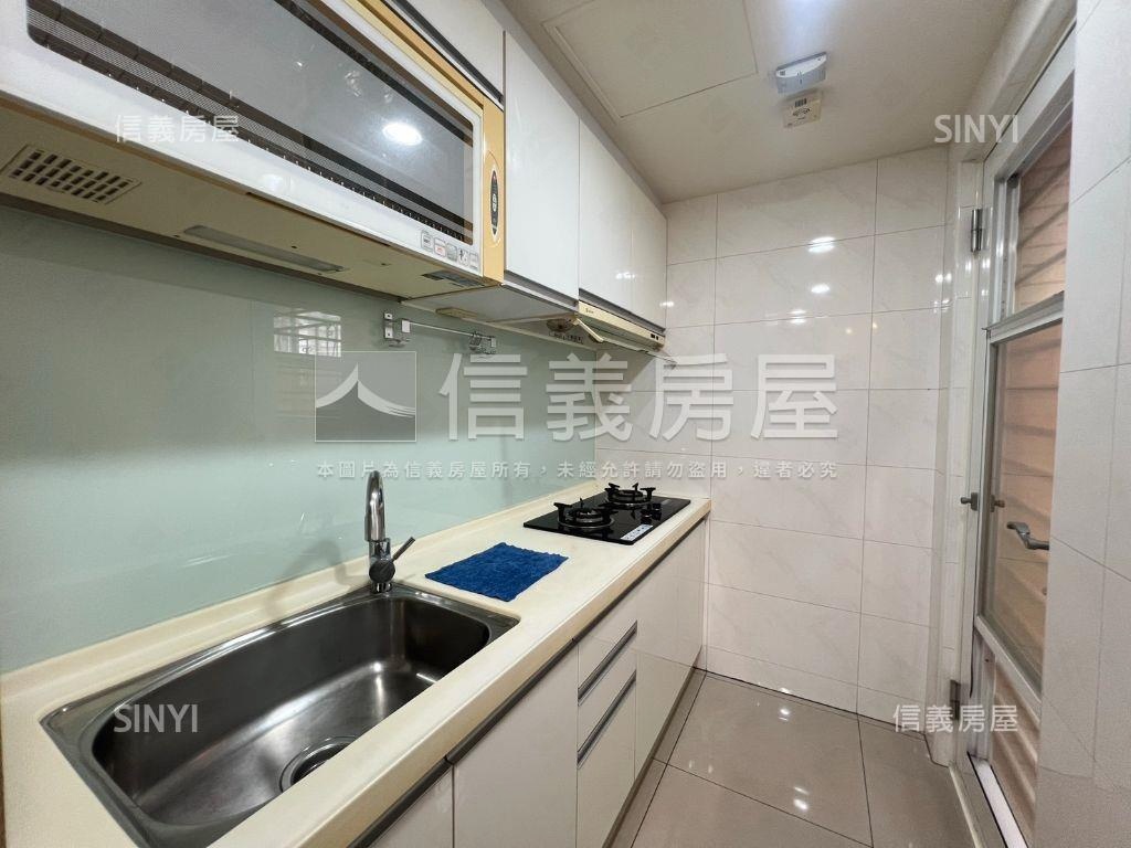 【凡登】精裝溫馨兩房車位房屋室內格局與周邊環境