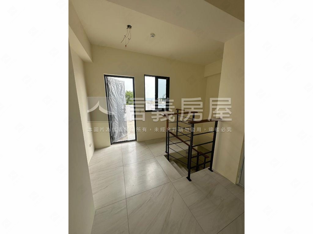 草屯電梯別墅房屋室內格局與周邊環境